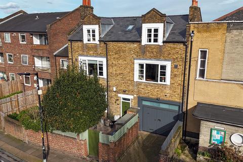 3 bedroom terraced house for sale, Gordon Road, Nunhead, SE15