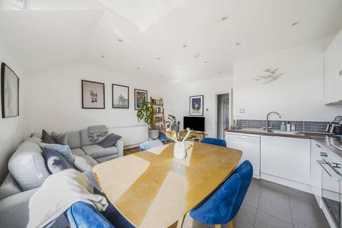 2 bedroom flat to rent, Hemstal Road, West Hampstead, London, NW6