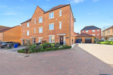 4 bedroom terraced house for sale, Avocet Close, Mexborough, South Yorkshire, S64