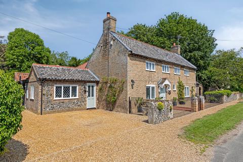 undefined, An Immaculately Presented Period Cottage in Beachamwell
