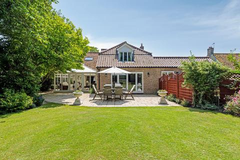 undefined, An Immaculately Presented Period Cottage in Beachamwell