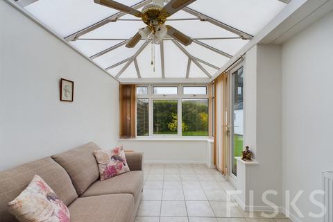 2 bedroom semi-detached bungalow for sale, Kennington Avenue, Benfleet, SS7