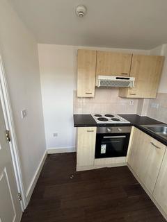 1 bedroom house to rent, Harmer Street, Gravesend