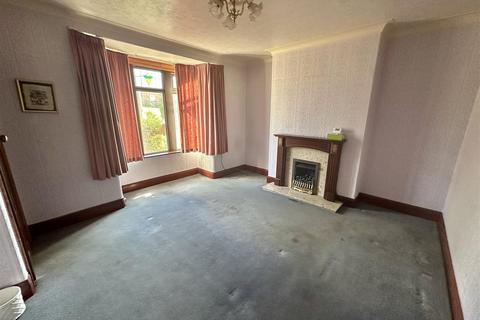 3 bedroom semi-detached house for sale, Leeds Old Road, Heckmondwike