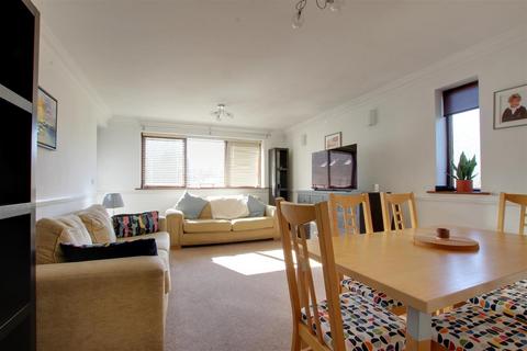 2 bedroom flat for sale, Brook Park Close, London