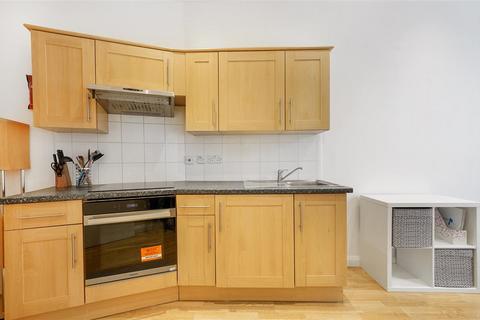 1 bedroom flat to rent, Palace Court, W2