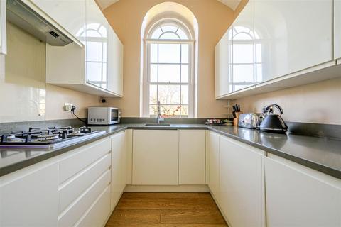 2 bedroom apartment for sale, Royal Drive, London N11