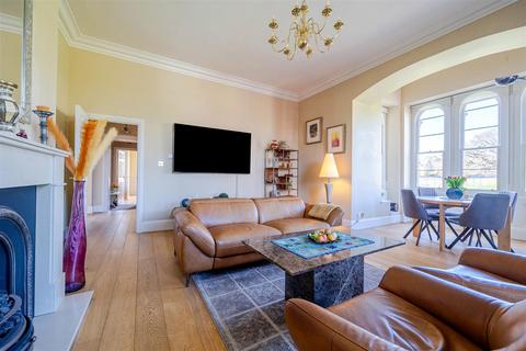 2 bedroom apartment for sale, Royal Drive, London N11