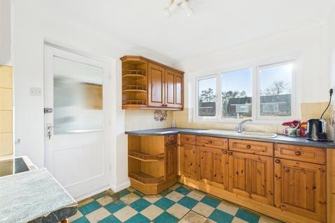 156 Bodiam Avenue, Tuffley, Gloucester, GL4 0TN