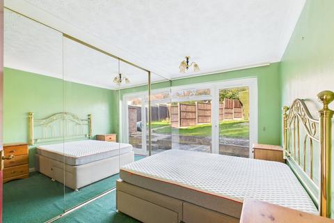 156 Bodiam Avenue, Tuffley, Gloucester, GL4 0TN