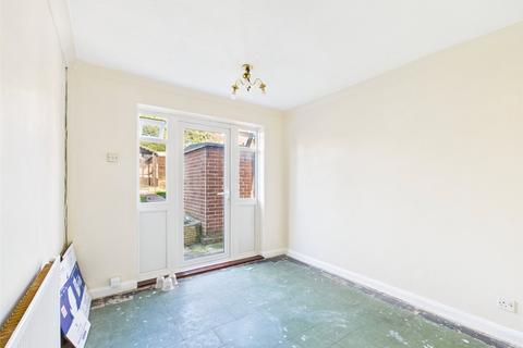 156 Bodiam Avenue, Tuffley, Gloucester, GL4 0TN