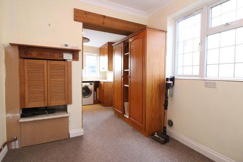 33 Wolverhampton Road, Kingswinford, DY6 7HY