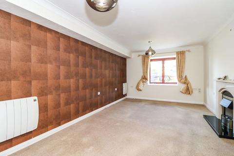 1 bedroom ground floor flat for sale, The Crescent, Abbots Langley, WD5