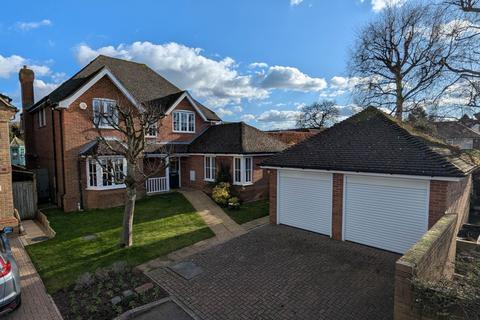 5 bedroom detached house for sale, Meadowbank Close, Bovingdon