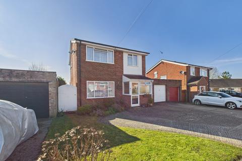 3 bedroom detached house for sale, Honeysuckle Road, Widmer End