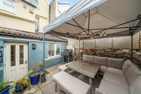 10 Southernhay Crescent, Bristol, BS8 4TT