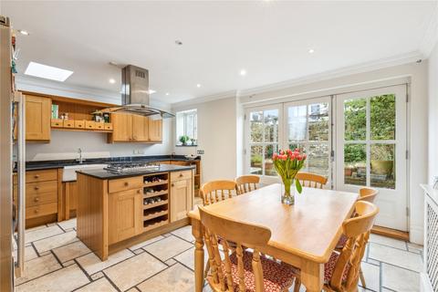 4 bedroom end of terrace house for sale, Barmouth Road, London, SW18