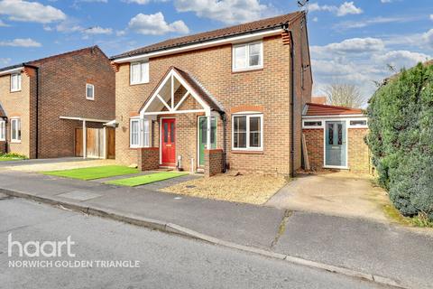 2 bedroom semi-detached house for sale, Horsford Street, Norwich