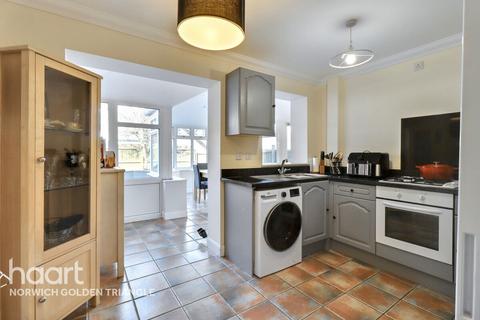 2 bedroom semi-detached house for sale, Horsford Street, Norwich