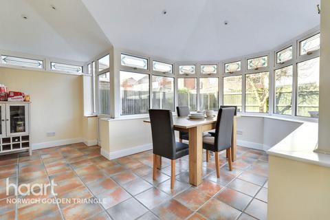 2 bedroom semi-detached house for sale, Horsford Street, Norwich