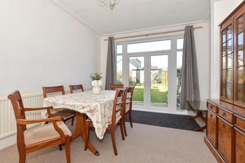 4 bedroom semi-detached house for sale, Highfield Crescent, Hornchurch, Essex