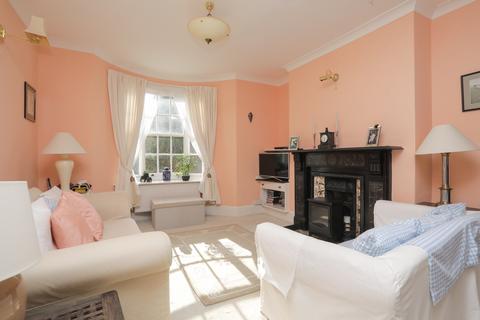 13 Guildford Lawn, Ramsgate, CT11 9AY