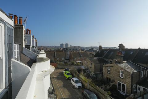 13 Guildford Lawn, Ramsgate, CT11 9AY