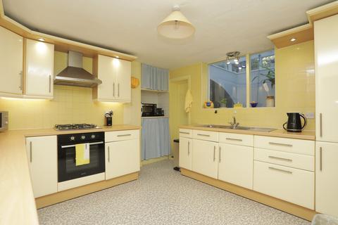 13 Guildford Lawn, Ramsgate, CT11 9AY