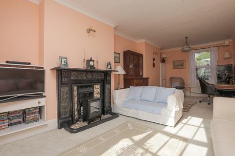 13 Guildford Lawn, Ramsgate, CT11 9AY