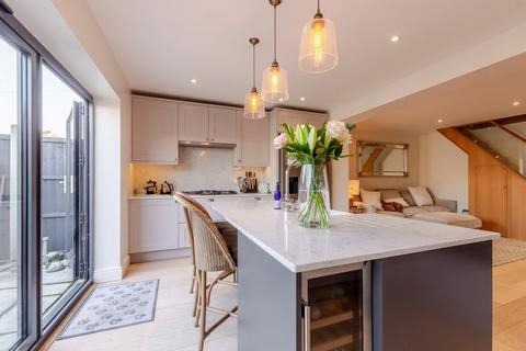 172 Brixham Road, Welling, DA16 1EJ