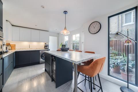 102 Goodrich Road, London, SE22 0ER