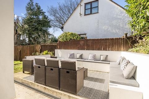 2 Tiepigs Lane, Bromley, BR2 7HJ