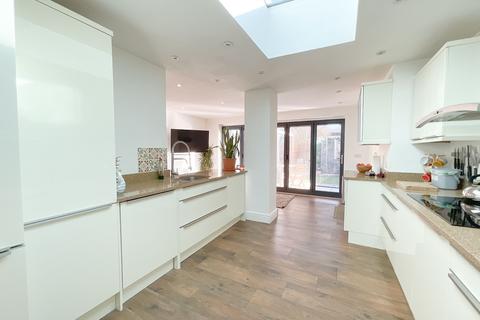 14a Elderton Road, Westcliff-on-sea, SS0 8AQ