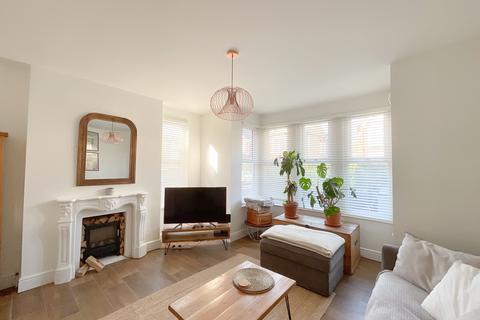 14a Elderton Road, Westcliff-on-sea, SS0 8AQ