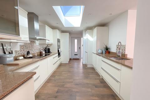 14a Elderton Road, Westcliff-on-sea, SS0 8AQ