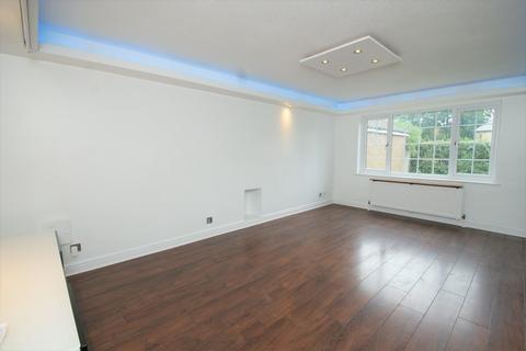 3 bedroom house to rent, Park Lane Mews, Roundhay Park Lane, Leeds, West Yorkshire, UK, LS17