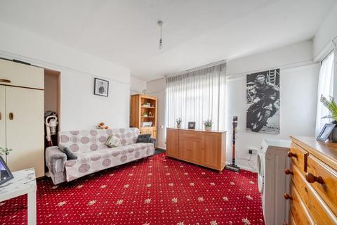 2 bedroom flat for sale, Woking,  Surrey,  GU21