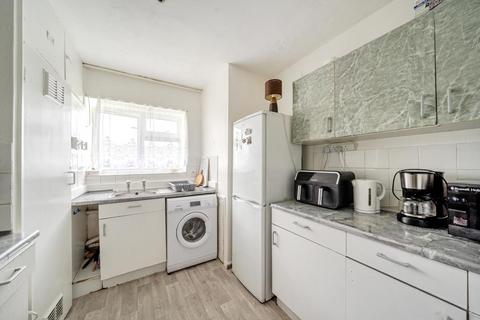2 bedroom flat for sale, Sheerwater,  Woking,  Surrey,  GU21