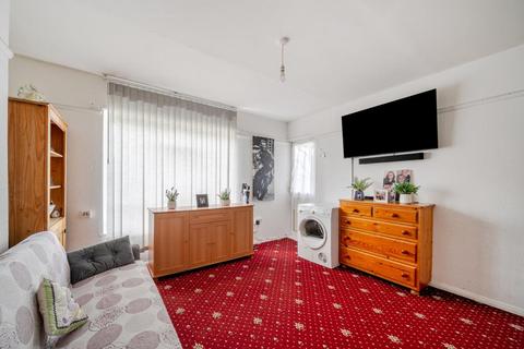 2 bedroom flat for sale, Sheerwater,  Woking,  Surrey,  GU21