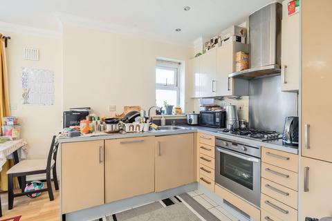 2 bedroom apartment for sale, New Road, Harlington, Hayes