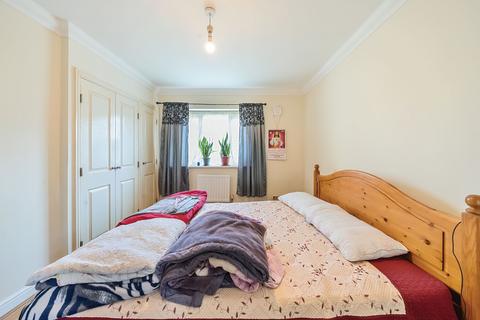 2 bedroom apartment for sale, New Road, Harlington, Hayes