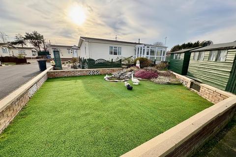 2 bedroom detached bungalow for sale, Brookfield Home Park, Dukesmead, Peterborough