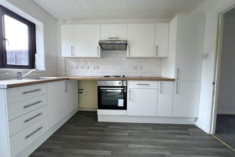 2 bedroom terraced house to rent, Cromer Way, Luton LU2