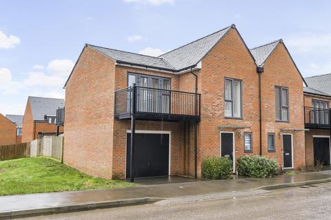 4 bedroom end of terrace house for sale, Pinewood Way, Chichester, PO19