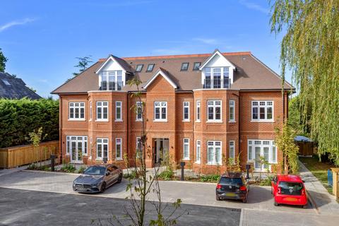 2 bedroom flat for sale, Luna Place, More Lane, Esher, KT10
