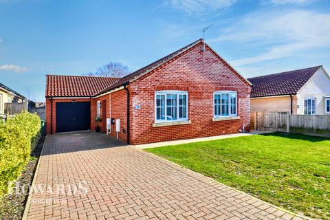 4 bedroom detached bungalow for sale, Teulon Close, Hopton