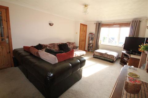 4 bedroom semi-detached house for sale, Heath Grove, Soothill, Batley