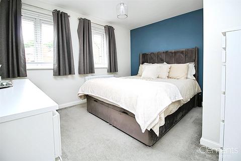 3 Linnet Road, Hemel Hempstead, HP3 0FP