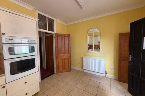 6 bedroom property for sale, New Pier Street, Walton on the Naze, CO14