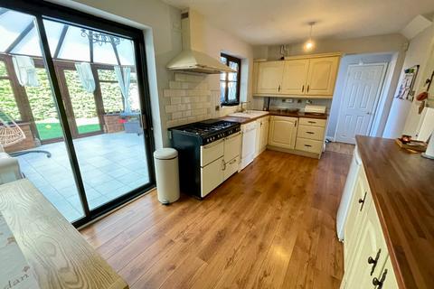 3 bedroom detached house for sale, Albury Close, Luton, Bedfordshire, LU3 4AY